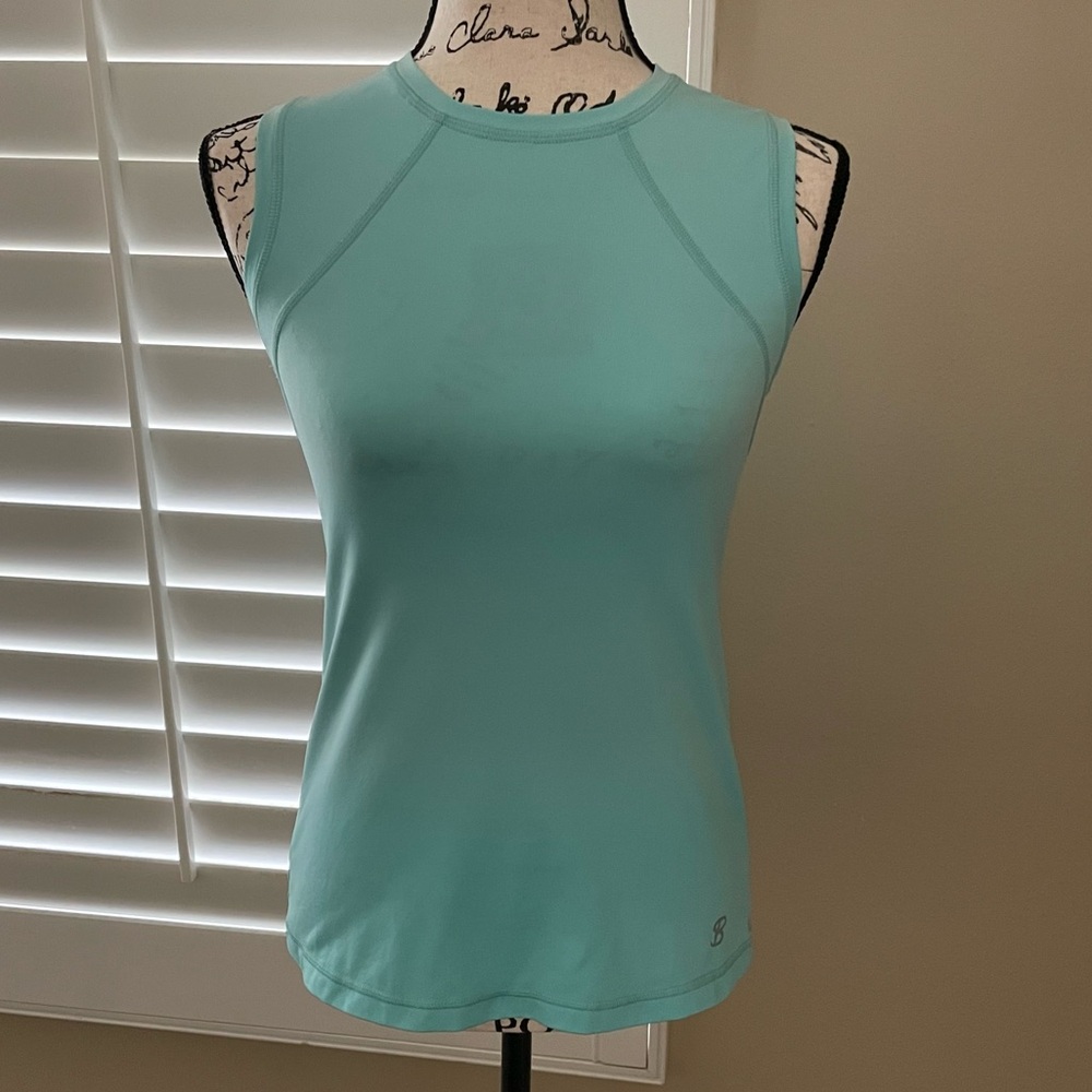 Sofibella Women's UV Colors Sleeveless Top